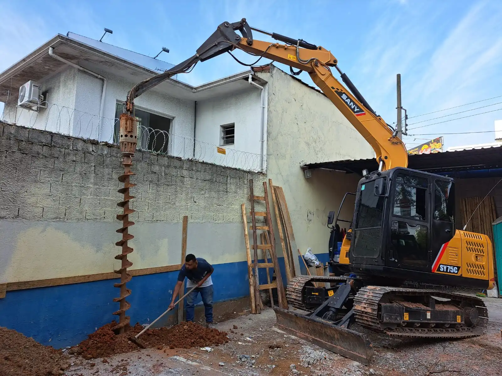 Perfuração de solo especialista em perfuração de estacas escavadas em São Paulo.